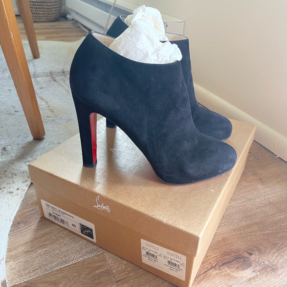 Christian Louboutin Vicky Bootie size 9 ( 40 )